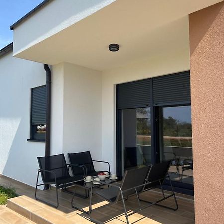 Modern Home Ula Brtonigla Exterior photo