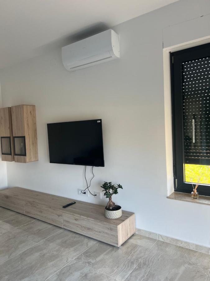 Modern Home Ula Brtonigla Exterior photo