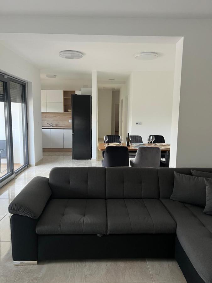 Modern Home Ula Brtonigla Exterior photo