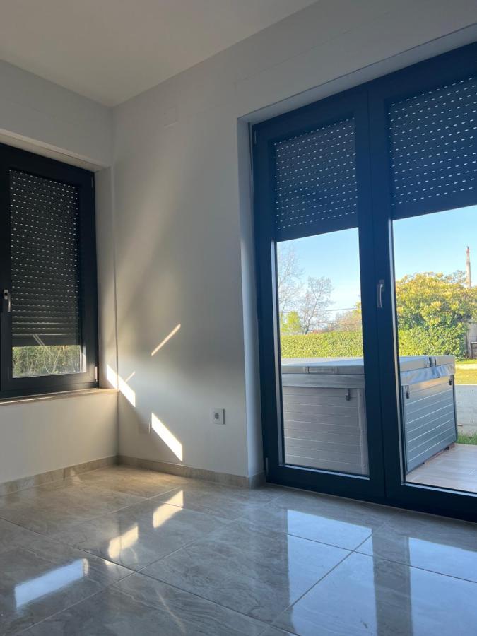 Modern Home Ula Brtonigla Exterior photo
