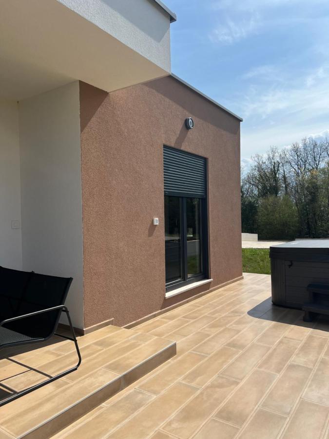 Modern Home Ula Brtonigla Exterior photo