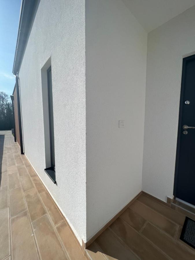 Modern Home Ula Brtonigla Exterior photo