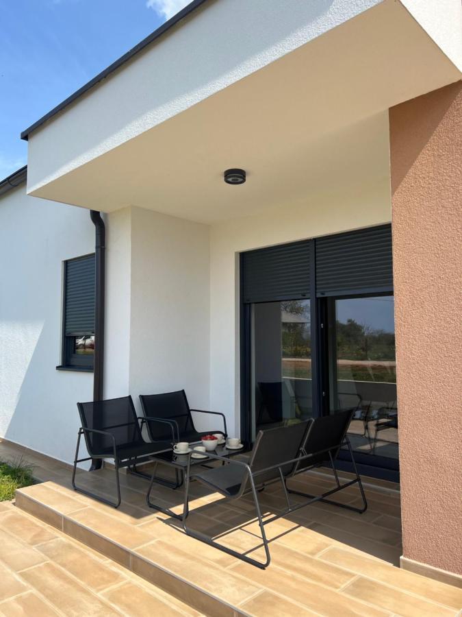 Modern Home Ula Brtonigla Exterior photo