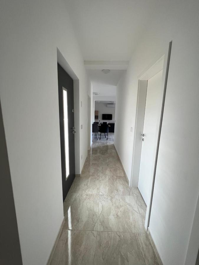 Modern Home Ula Brtonigla Exterior photo